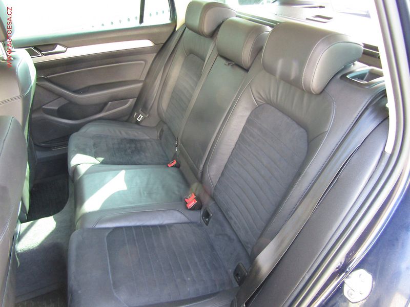 Volkswagen Passat (2015) 2.0 TDi, Highline, TZ - fotka 10 z 19