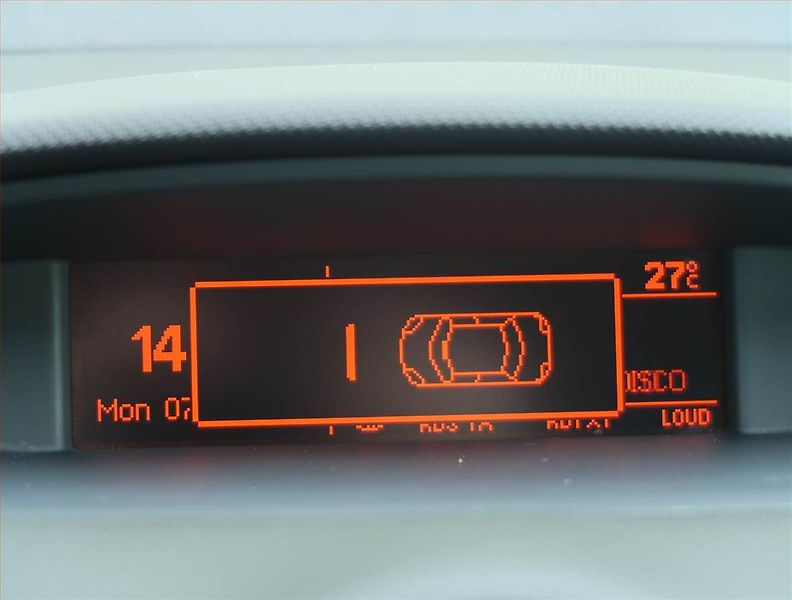 Peugeot 308 (2008) 1.6 THP, 7 míst, po STK - fotka 17 z 17