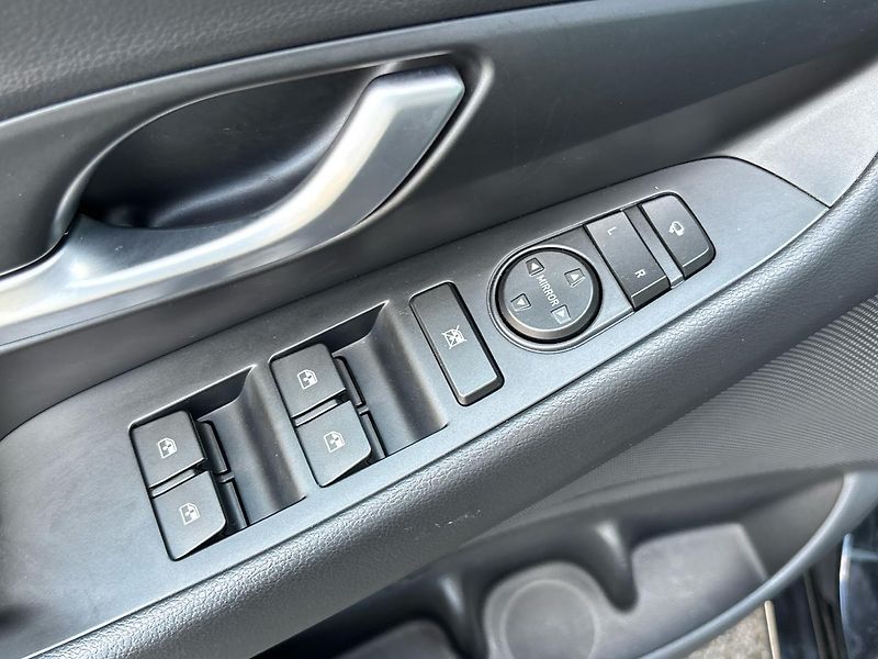 Hyundai i30 MHEV Smart - fotka 21 z 25