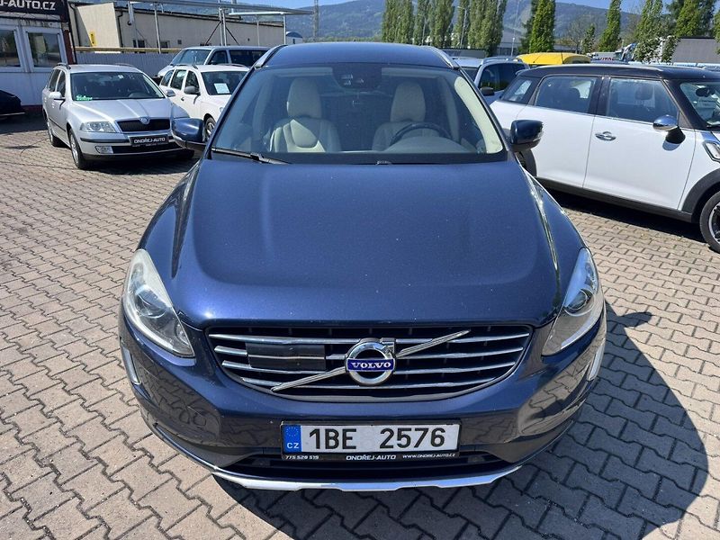Volvo XC60 (2015) 4X4 2,4 D5 158 KW SUMMUM ČR - fotka 8 z 50