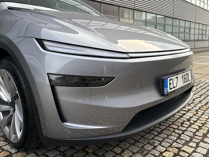 Tesla Model Y (2025) - fotka 18 z 76
