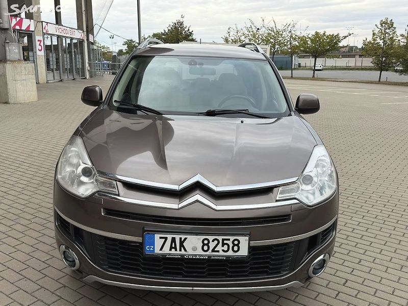 Citroën C-Crosser (2012) 2.2HDi, 115kw 4x4 Aut. 7 míst - fotka 8 z 18