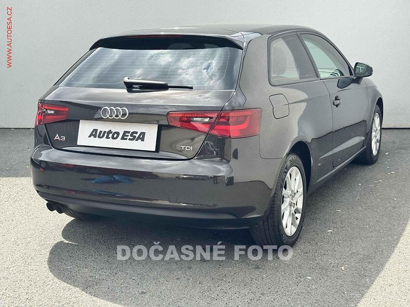 Audi A3 (2013) 2.0TDi, AT, bixen, AC - fotka 4 z 17