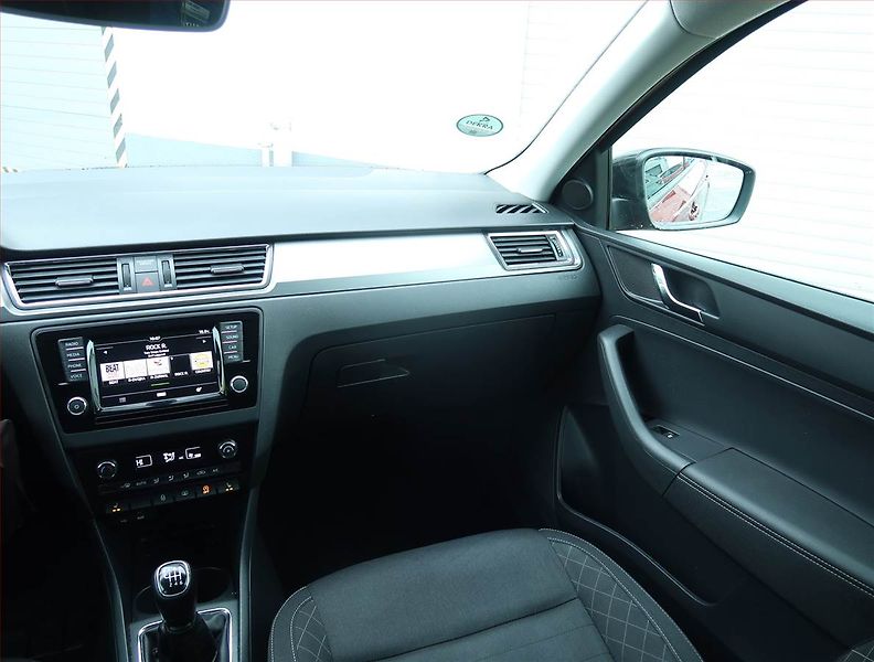 Škoda Rapid (2016) Spaceback 1.2 TSI, Serv.kniha - fotka 8 z 20