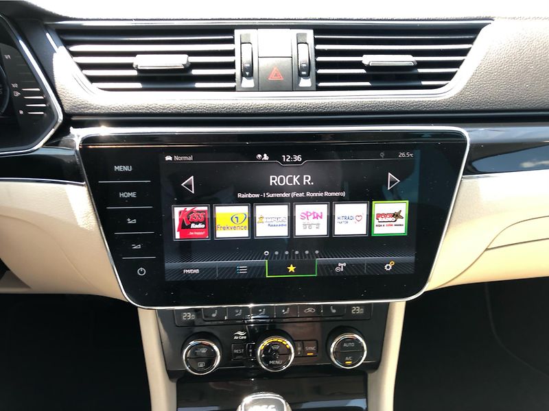 Škoda Superb Combi 2,0 TDI L&K TD 147 kW DS - fotka 20 z 30
