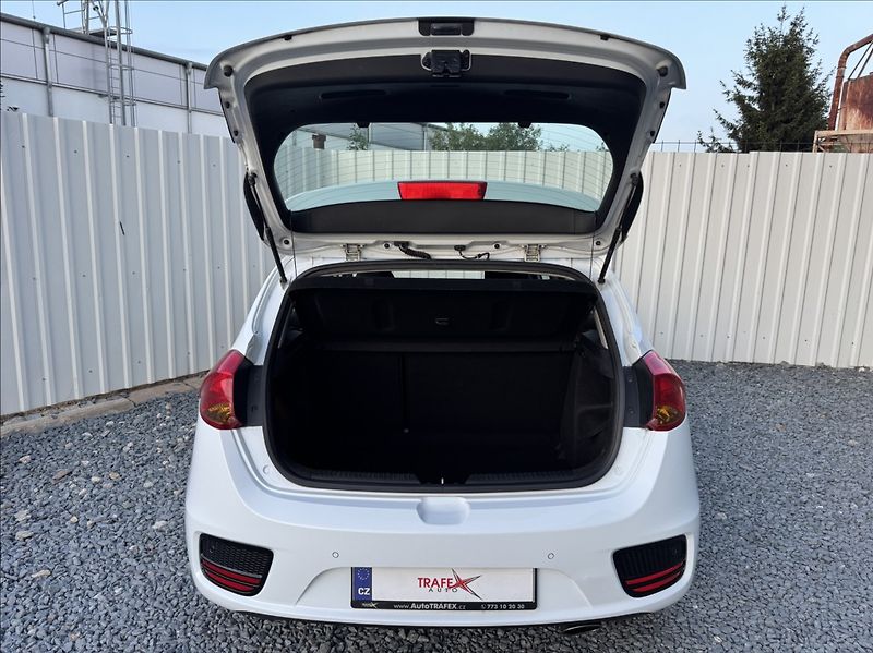 Kia Ceed 1,6 GDI 99kW tempomat původ ČR - fotka 12 z 50