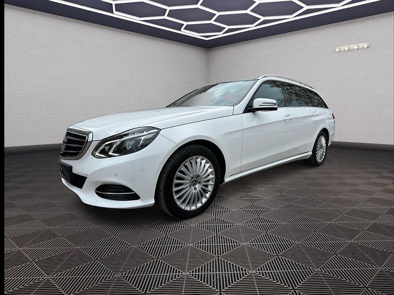 Mercedes-Benz Třídy E (2016) 350CDI 4Matic Elegance - fotka 3 z 40