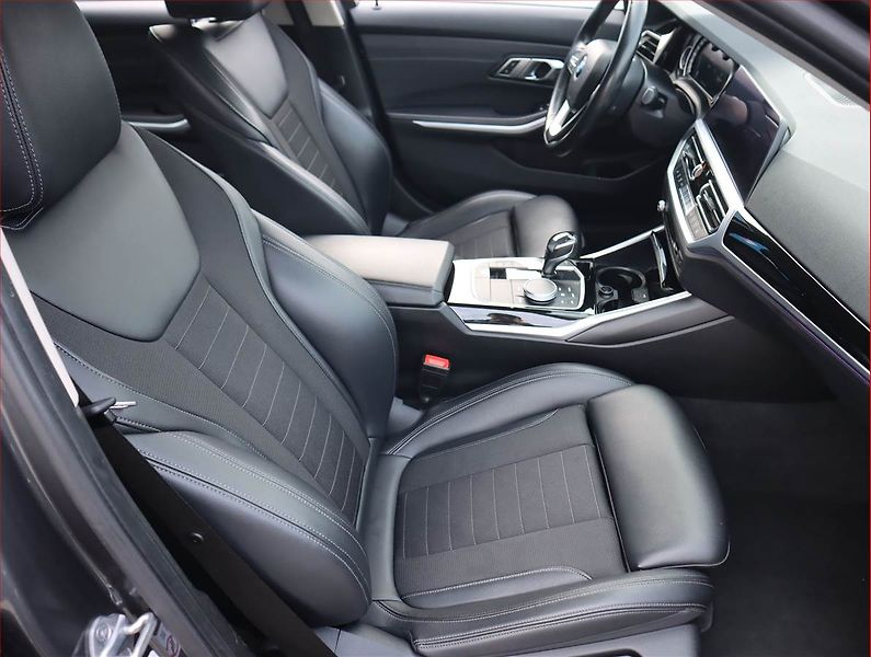 BMW Řada 3 (2019) 320 d xDrive - fotka 9 z 21