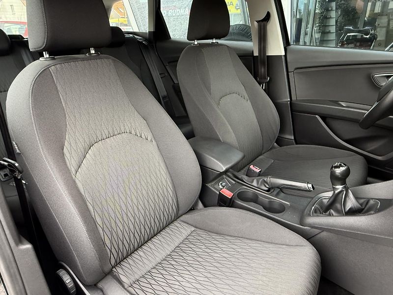 Seat Leon 1,4 TSI 90kW ST Navi AKCE ! - fotka 17 z 28