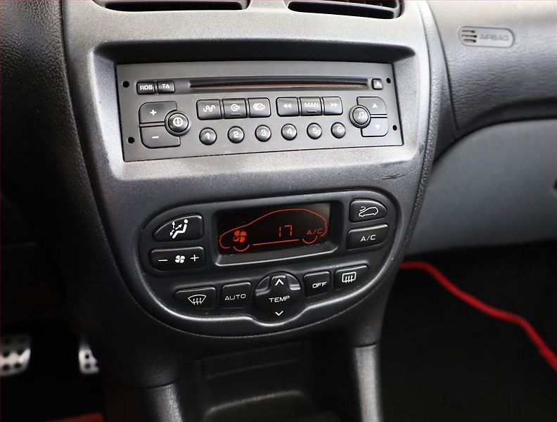 Peugeot 206 (2003) 1.6 16V, nová STK, Klima - fotka 9 z 12