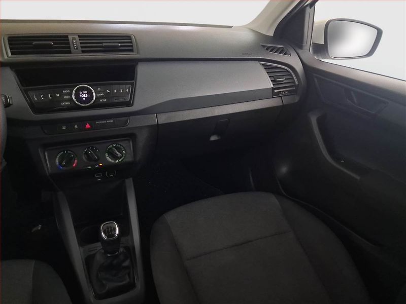 Škoda Fabia (2018) 1.0, Serv.kniha - fotka 8 z 16