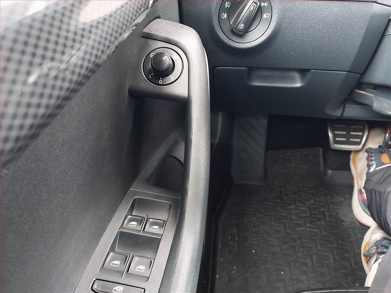 Škoda Octavia (2014) 2.0 TDI, Automat, Serv.kniha - fotka 12 z 18