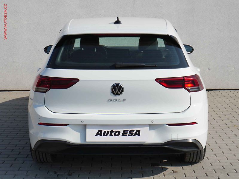 Volkswagen Golf (2023) 1.0TSi, 2.maj,ČR, Life, LED - fotka 5 z 18