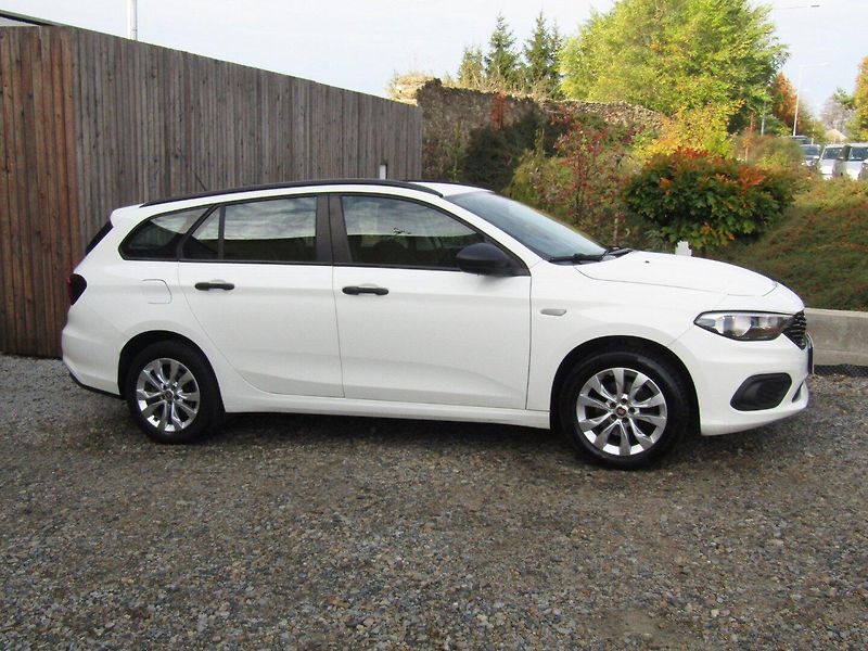 Fiat Tipo (2018) 1.4 16V 70kW - fotka 8 z 39