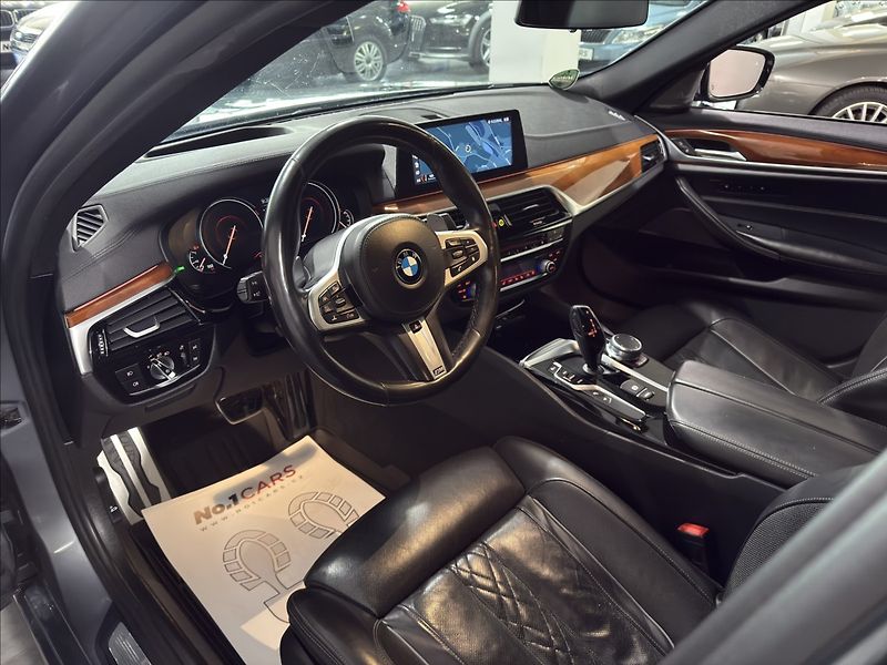 BMW Řada 5 3,0   540i LUXURY M-PAKET HARM - fotka 10 z 40