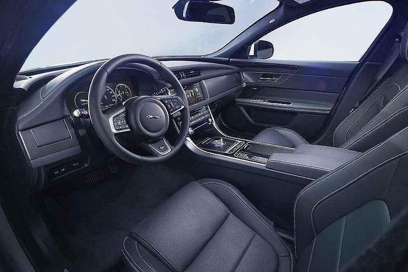 Jaguar XF.