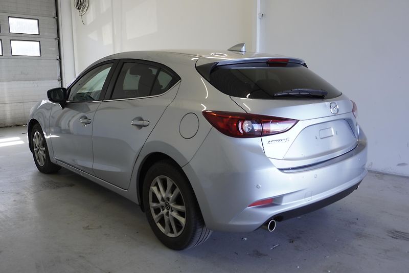 Mazda 3 2,0I SKYACTIV-G - fotka 7 z 25