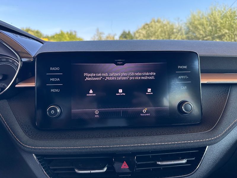 Škoda Fabia (2024) 1.0TSi DSG, FULL-LED, APP, - fotka 12 z 19