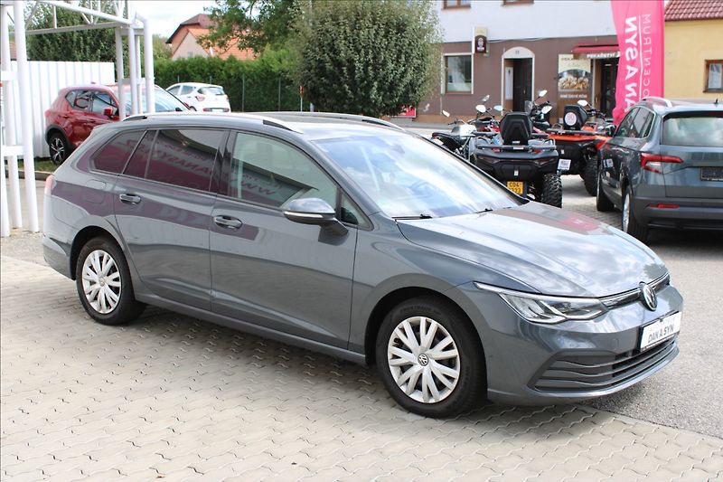 Volkswagen Golf 1,5 TSI 1. majitel - fotka 2 z 4