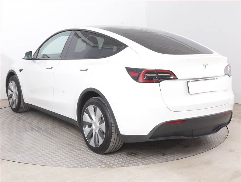 Tesla Model Y (2022) Long Range AWD 79kWh, SoH 92% - fotka 4 z 21
