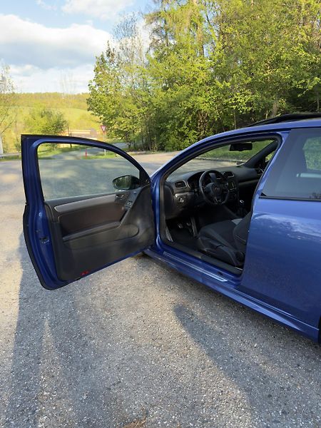 Volkswagen Golf (2012) 2.0 TSi, 4x4, R - fotka 9 z 17