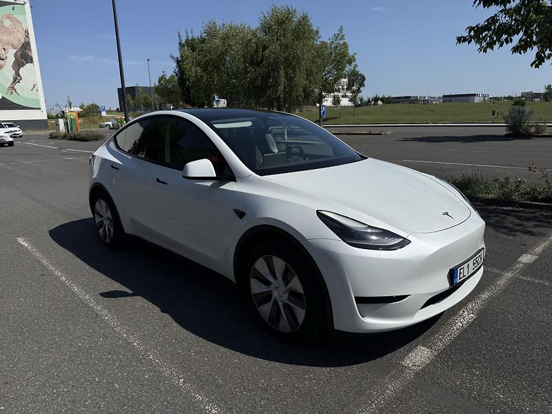 Tesla Model Y (2024) RWD | ČR | 1. maj. | ZÁRUKA - fotka 10 z 23