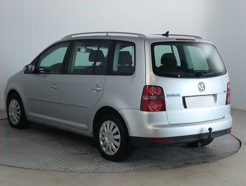 Volkswagen Touran (2007) Comfortline 1.4 TSI, Tažné - fotka 4 z 15