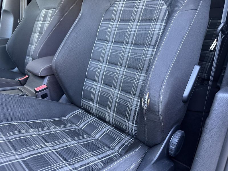 Volkswagen Golf (2017) GTD 2.0TDI 135kW - fotka 8 z 21