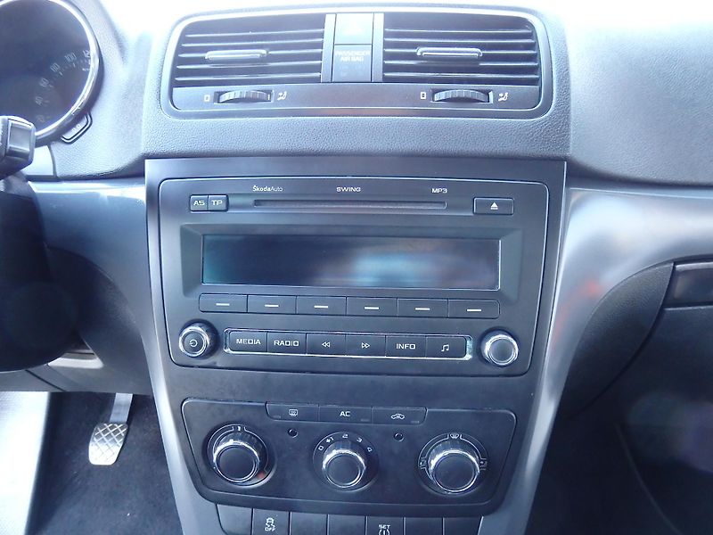 Škoda Yeti 1.2 TSI 77 kW KLIMA, ESP - fotka 13 z 16