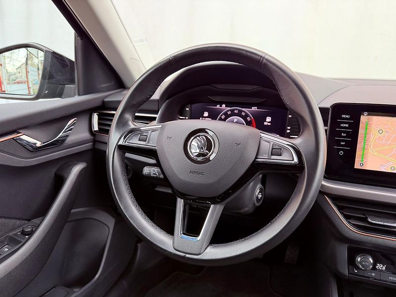 Škoda Kamiq 1.0 TSi Style DSG, Serviska - fotka 19 z 35