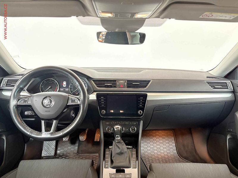 Škoda Superb (2018) 2.0 TDi, ČR, Ambition, xenon - fotka 8 z 19