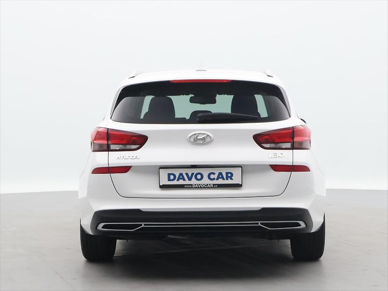 Hyundai i30 1,6 CRDI CZ 1.Maj. DPH - fotka 6 z 27
