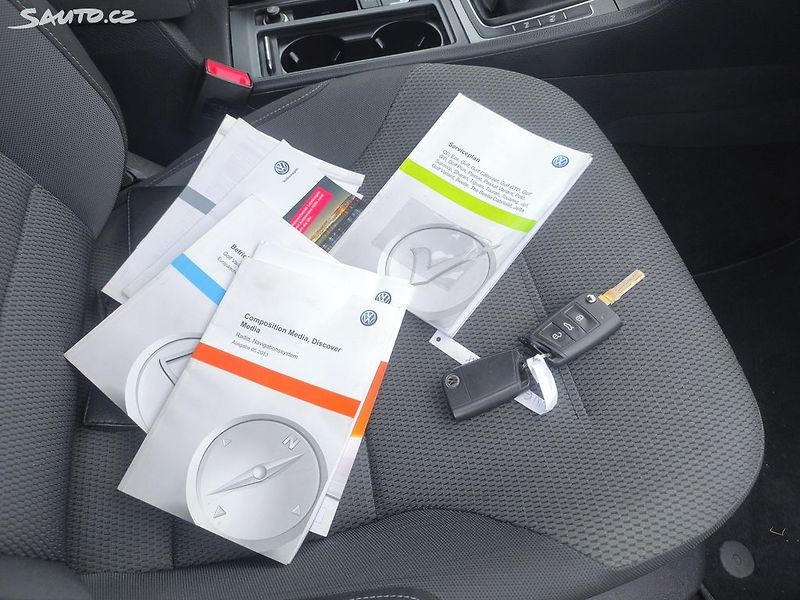 Volkswagen Golf 2.0TDI4X4,VÝBAVA,KRÁSNÝ,SERVIS - fotka 25 z 49