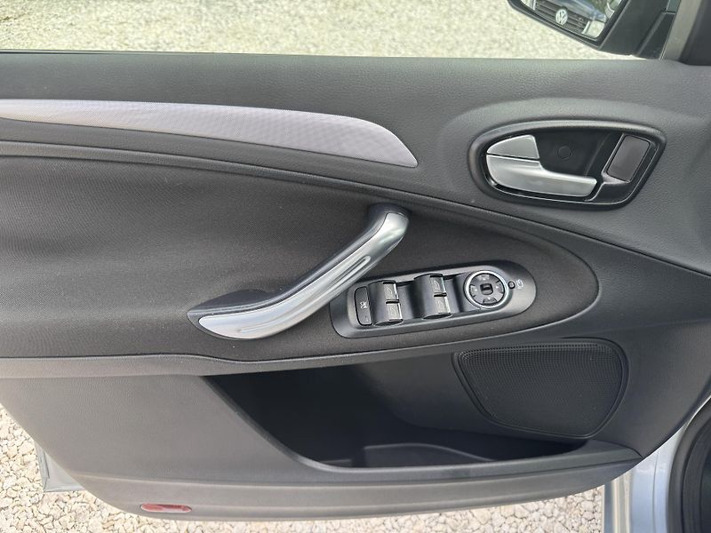 Ford Galaxy 2.0-16V(107KW)7SEDAČEK - fotka 18 z 45