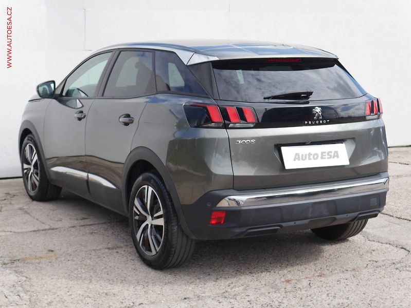 Peugeot 3008 (2019) 1.5 HDi, Allure, navi, kamera - fotka 4 z 16
