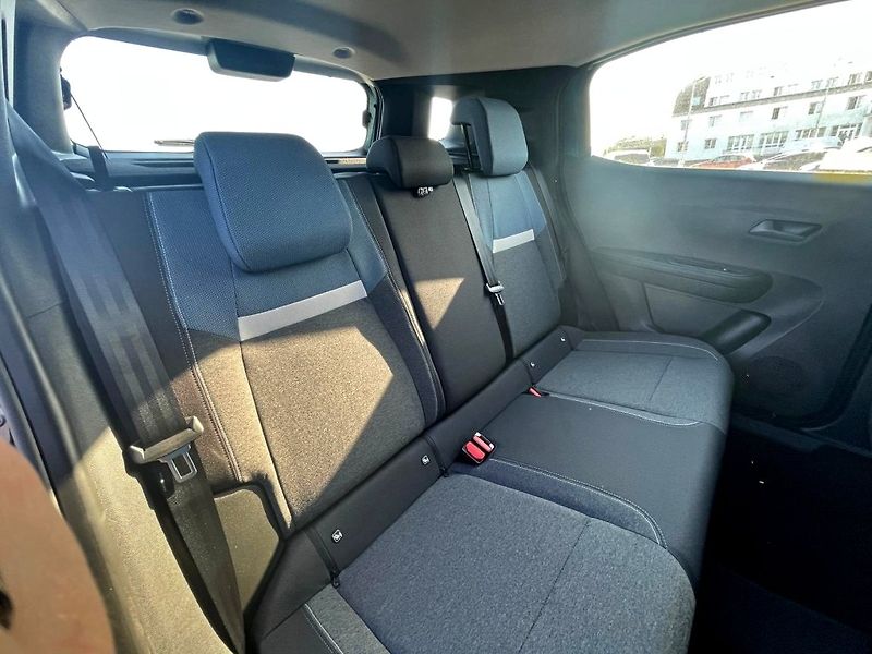 Opel Frontera (2026) Hybrid 1.2T 110k Edition AT6 - fotka 20 z 22