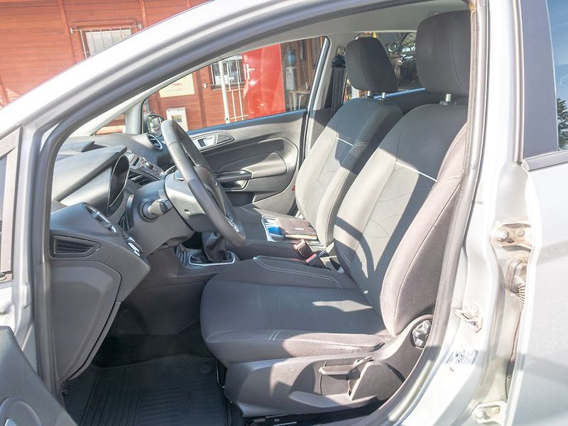 Ford Fiesta (2014) 1.6TDCI 70KW – PO ROZVODECH - fotka 13 z 45