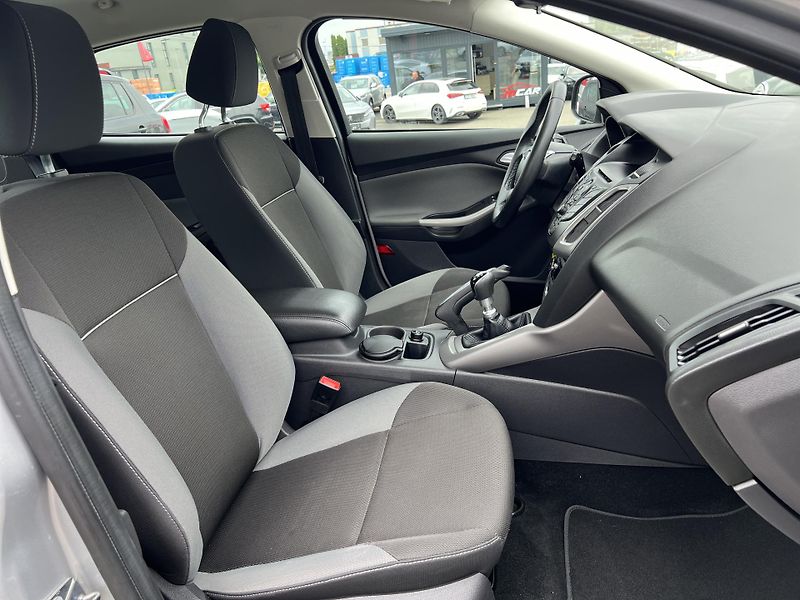 Ford Focus 1.0i KLIMATIZACE ALU PŮVOD ČR - fotka 30 z 37