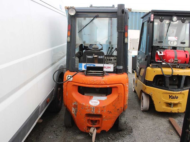 Nissan PD01A15PQ - fotka 5 z 7