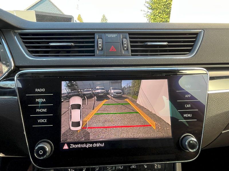 Škoda Superb (2019) 2.0 TDI 140kW L&K 4x4 DSG - fotka 22 z 27