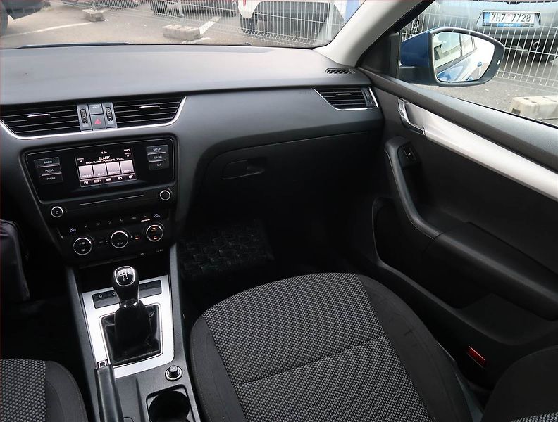 Škoda Octavia (2014) Ambition 1.6 TDI, Tempomat - fotka 8 z 16