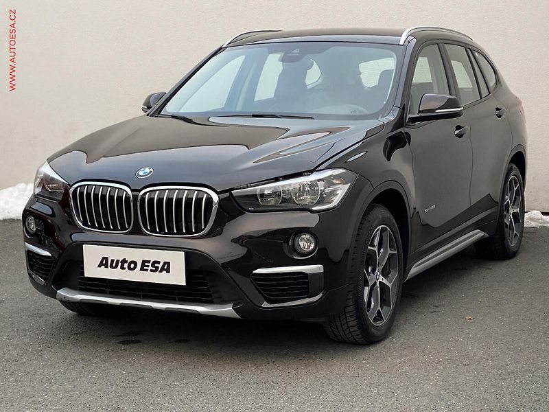 BMW X1 (2017) 1.5i sDrive 18i - fotka 3 z 18