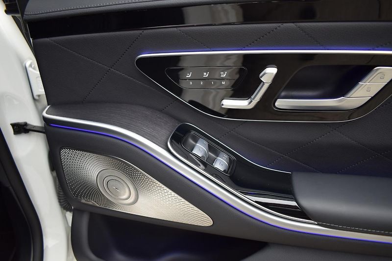 Mercedes-Benz Třídy S (2021) S400d AMG L 4M/360/Masáže/HUD/ - fotka 41 z 48