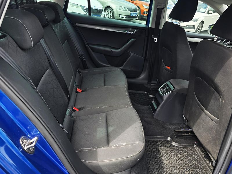 Škoda Octavia 2,0TSI 140KW DSG FULL LED NAVI - fotka 17 z 30