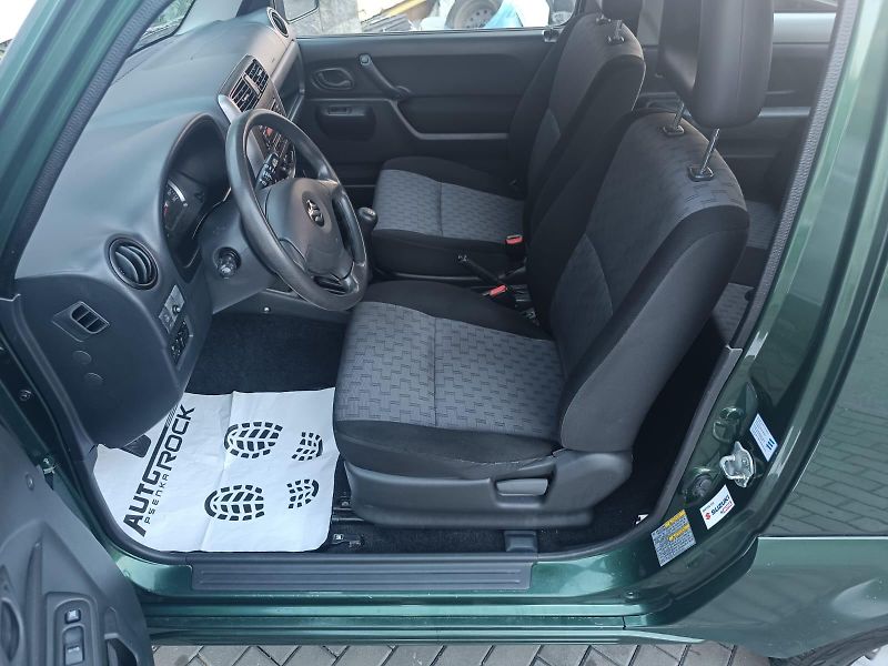 Suzuki Jimny 1.3/63kW, benzin, 4x4 - fotka 11 z 23