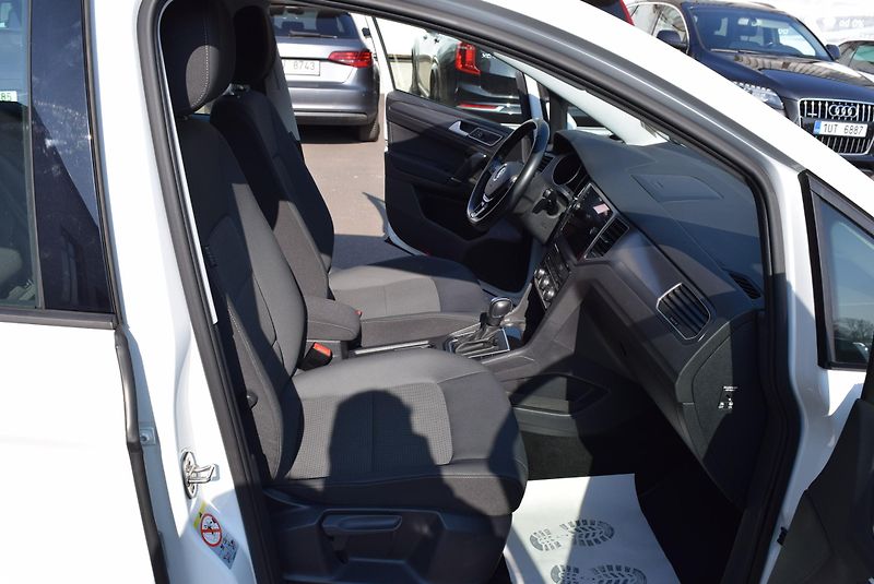 Volkswagen Golf Sportsvan (2020) 1.5TSI EVO 110kw DSG LED TAŽNÉ - fotka 38 z 48