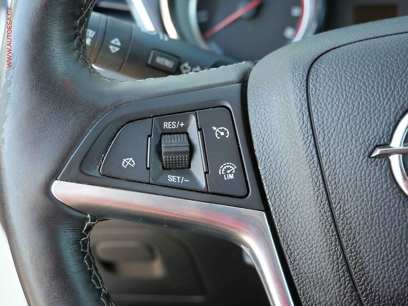 Opel Mokka (2013) 1.6 i, ČR, AC, TZ, park.asist - fotka 12 z 19