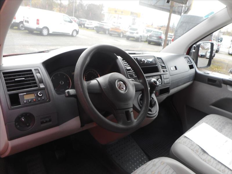 Volkswagen Transporter 2,0 TDi 4Motion - fotka 9 z 23