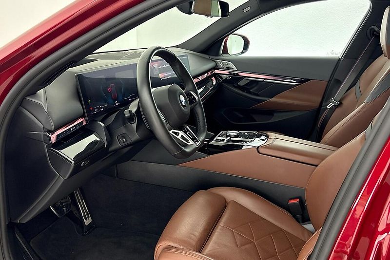 BMW Řada 5 540d xDrive Sedan - fotka 9 z 26