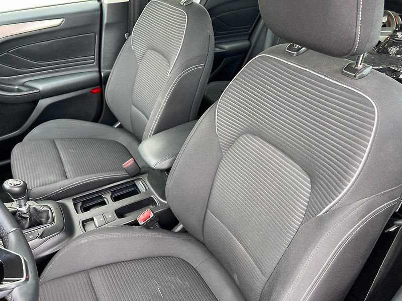 Ford Focus (2020) 1.5TDCi 88kW! Titanium! 2xkola - fotka 17 z 35